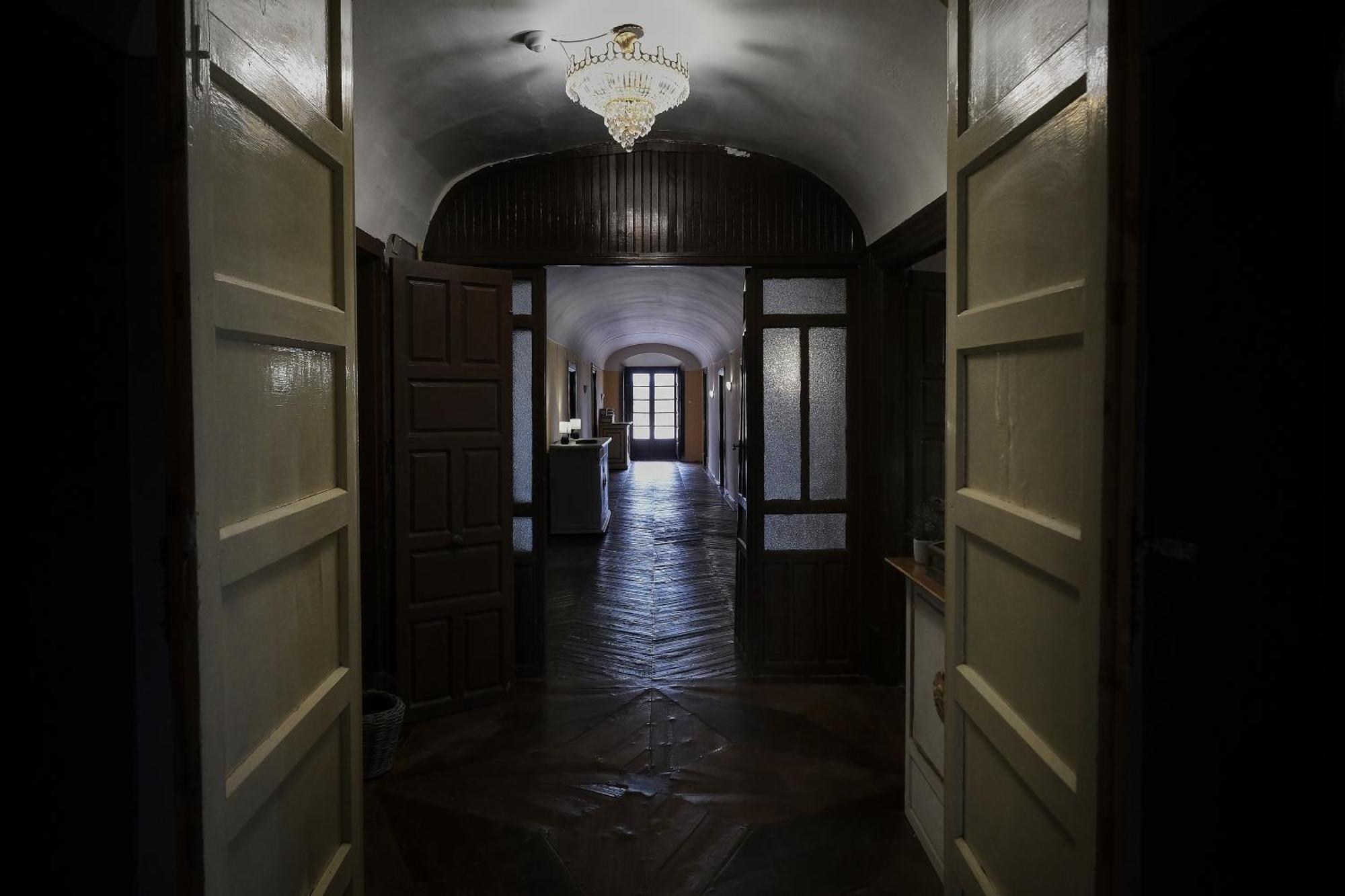 Casa Rural Palacio Conde De Aldana Con Piscina Entre Encinares Y Dehesas Terradillos エクステリア 写真