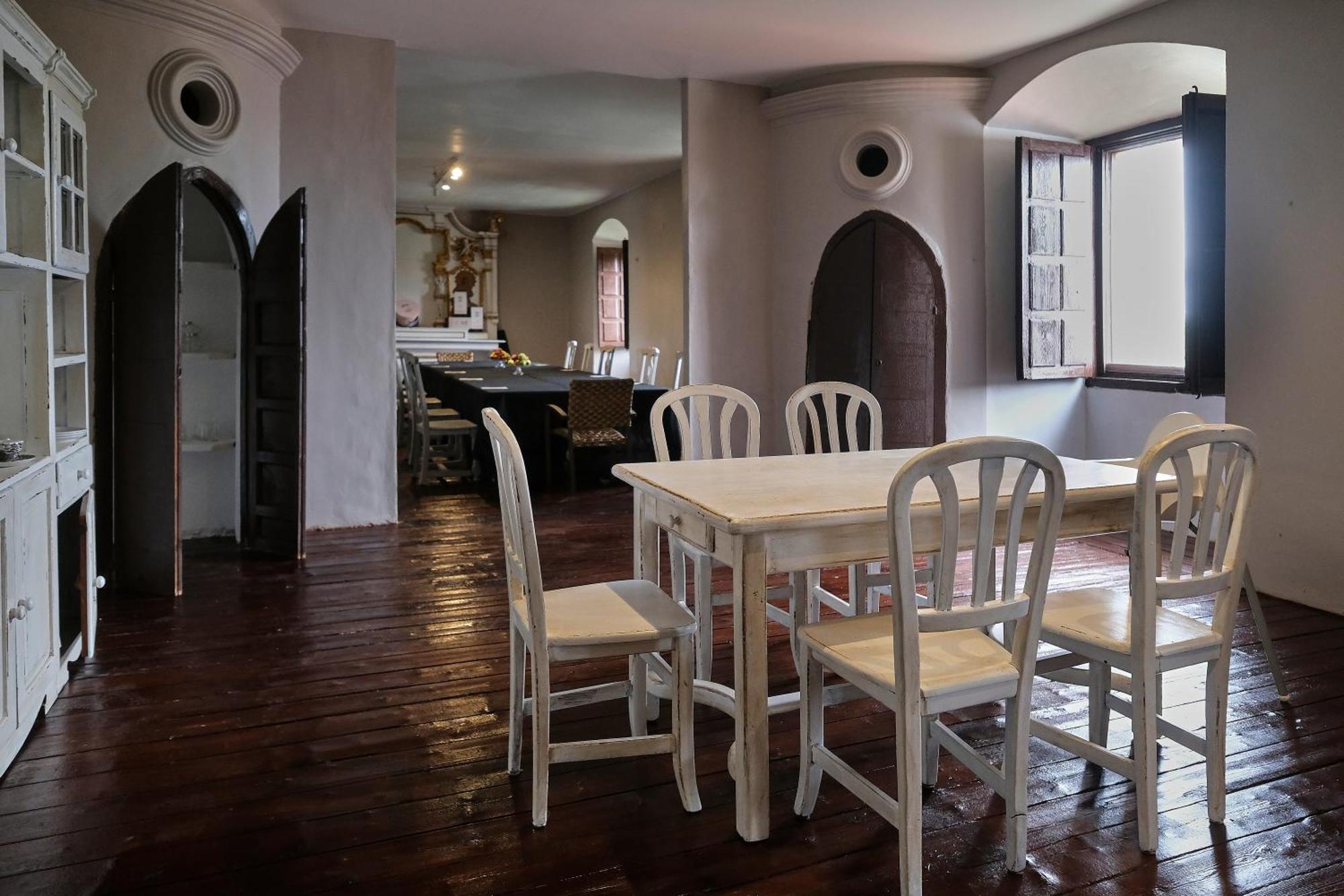Casa Rural Palacio Conde De Aldana Con Piscina Entre Encinares Y Dehesas Terradillos エクステリア 写真