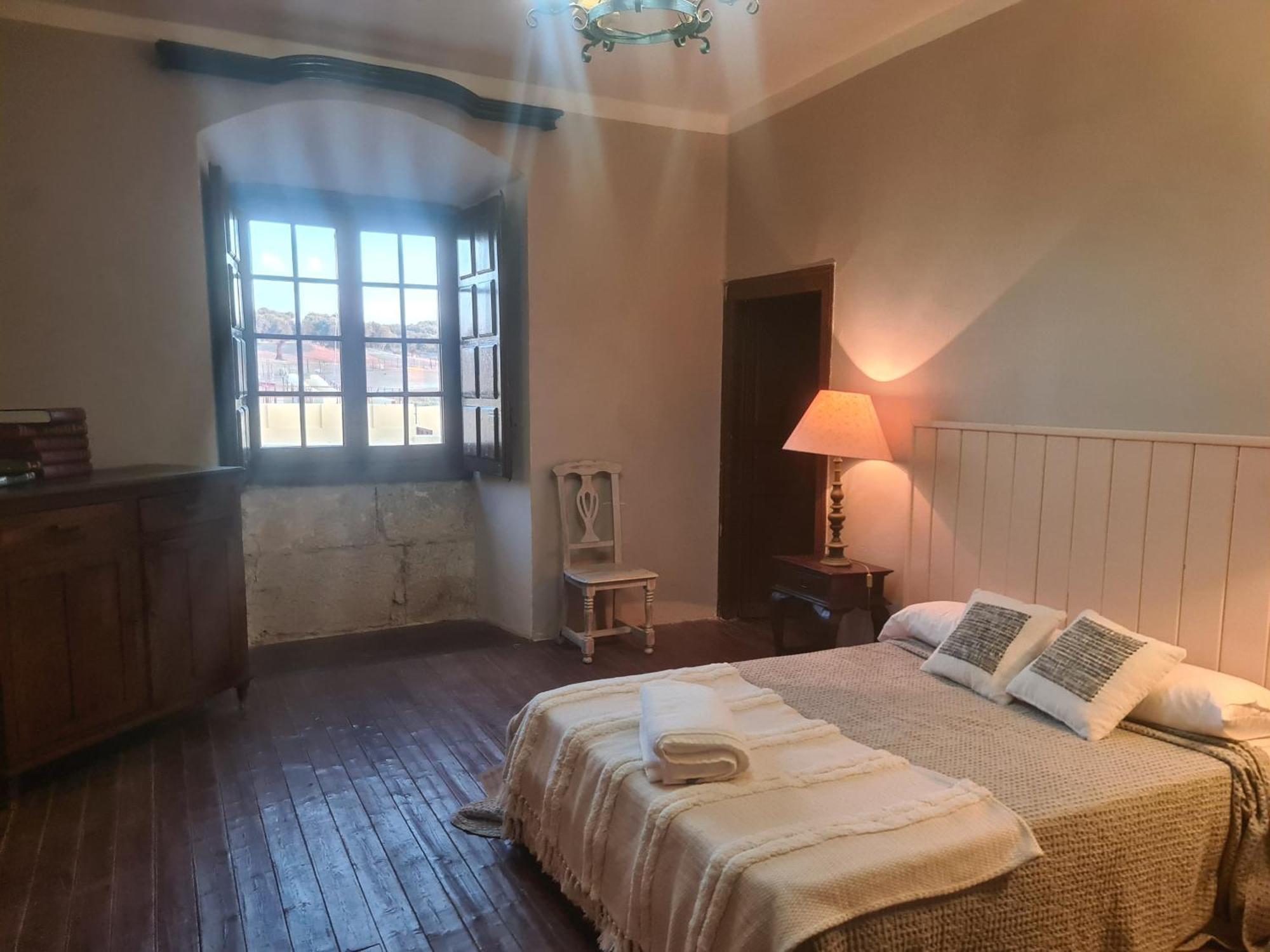 Casa Rural Palacio Conde De Aldana Con Piscina Entre Encinares Y Dehesas Terradillos エクステリア 写真
