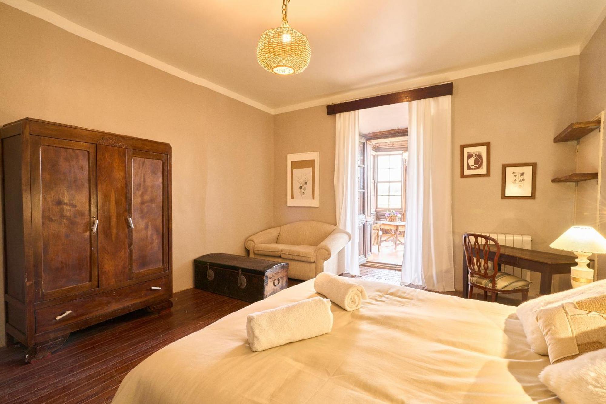 Casa Rural Palacio Conde De Aldana Con Piscina Entre Encinares Y Dehesas Terradillos エクステリア 写真