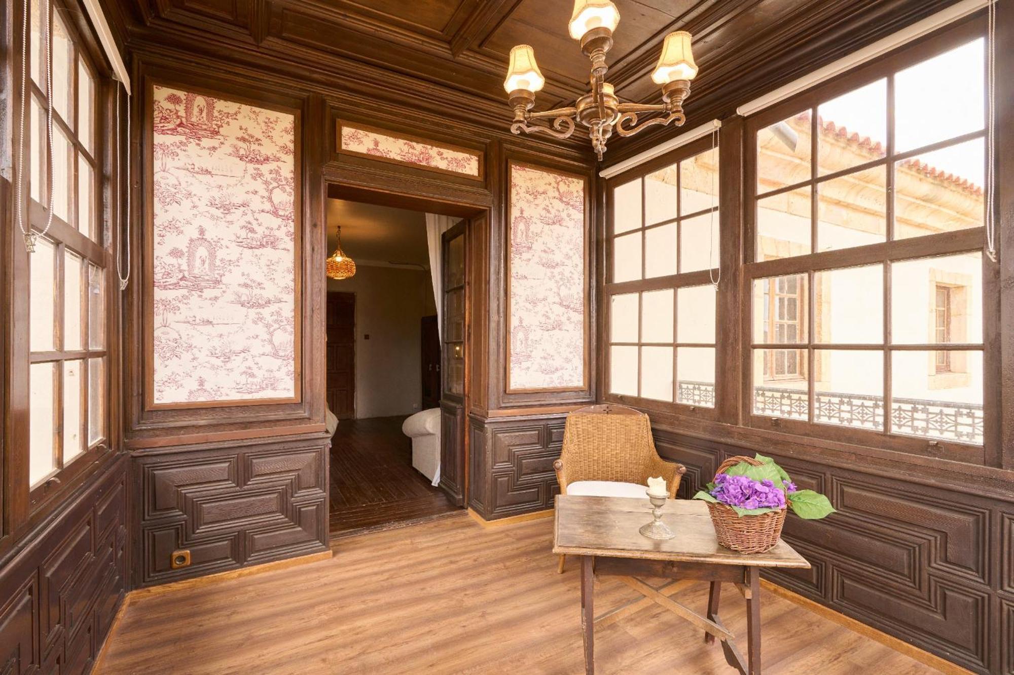 Casa Rural Palacio Conde De Aldana Con Piscina Entre Encinares Y Dehesas Terradillos エクステリア 写真